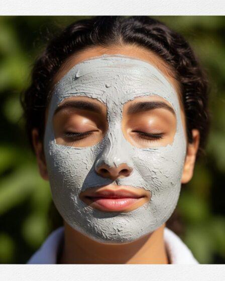 Maschera pe pelli grasse all'argilla verde. Immagine generata da Google Gemini.