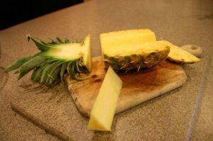 Il gambo è la parte dell'ananas più ricca di bromelina.