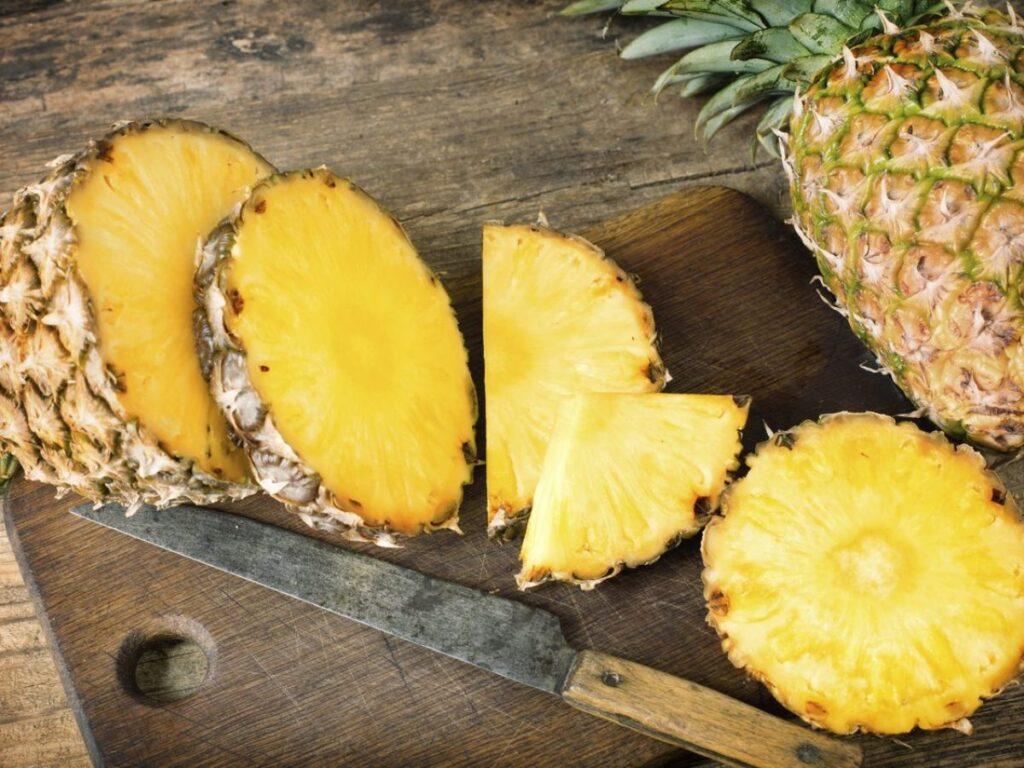 Ananas: valori nutrizionali, proprietà, usi e ricette