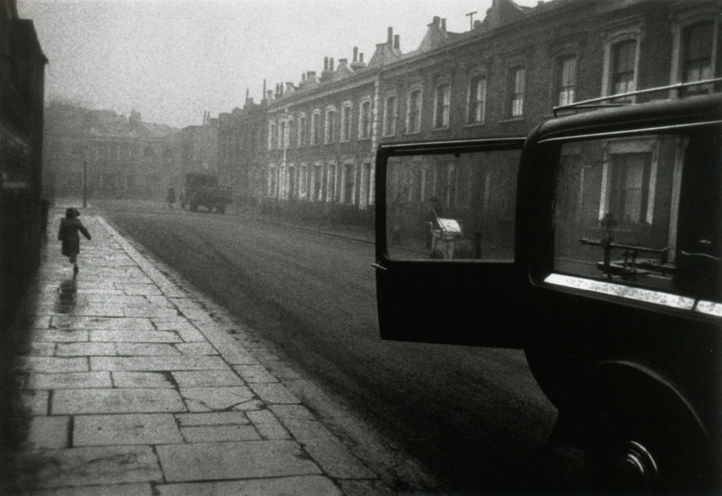 Robert Frank. London Street, 1951