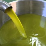 Olio extravergine di oliva- olio appena spremuto