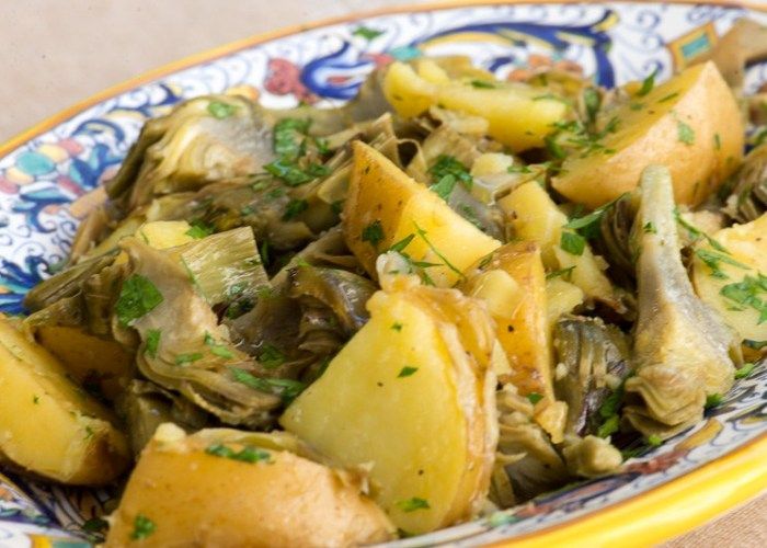 Carciofi e patate in umido