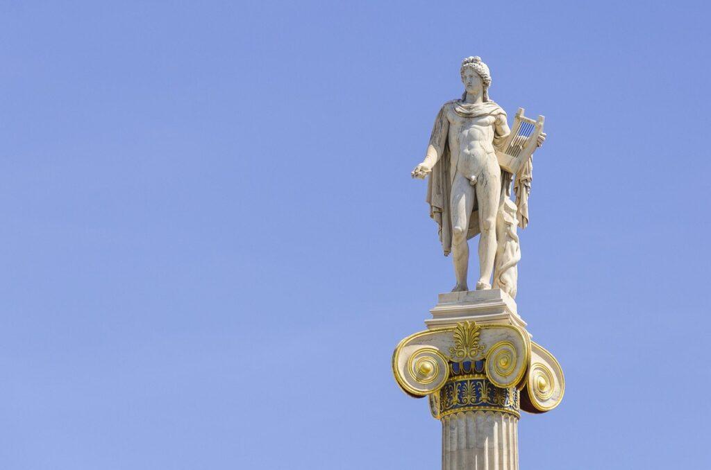 Statua di Apollo ad Atene. Foto di Adrian Balea da Pixabay.