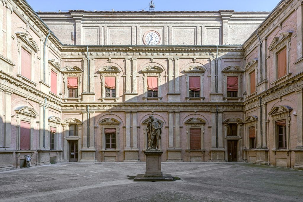 antiche università Cortile dell'Ercole, Palazzo Poggi