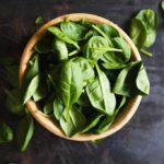 Il basilico è un ingrediente basilare della cucina genovese. Foto di Konstantin Kolosov da Pixabay.