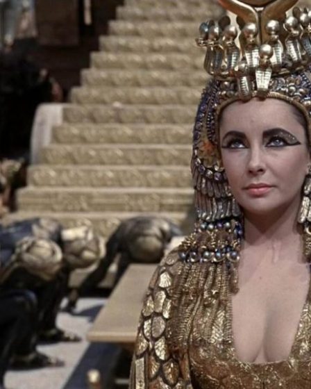 Liz Taylor nel ruolo di Cleopatra