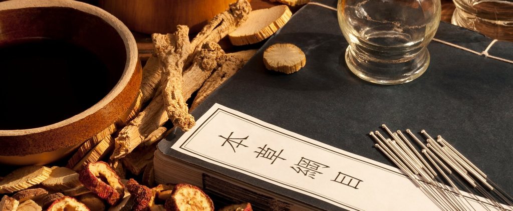 Medicina tradizionale cinese - droghe vegetali e aghi