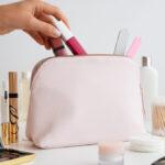 Prodotti makeup immancabili nel beauty case.
