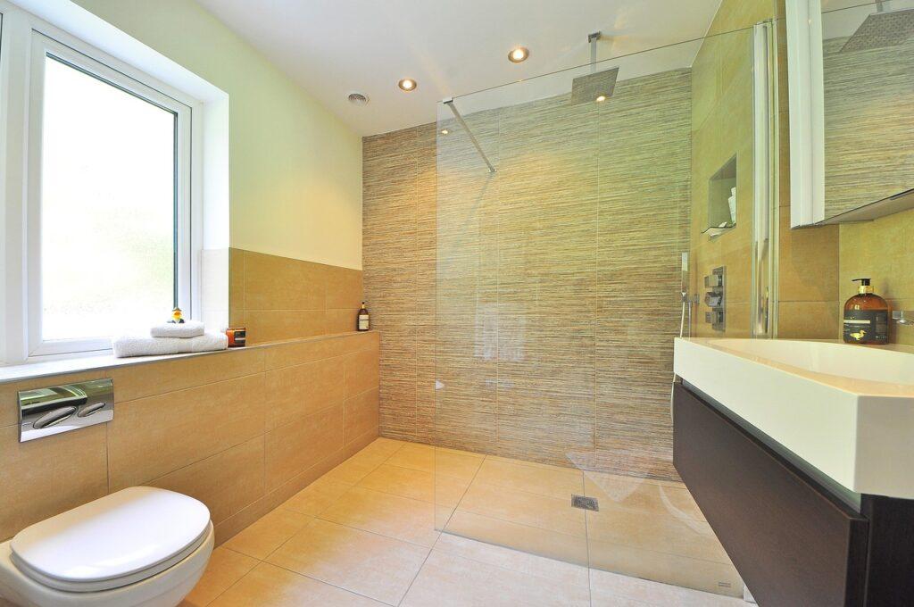 Sala da bagno. Foto di Barry D da Pixabay.