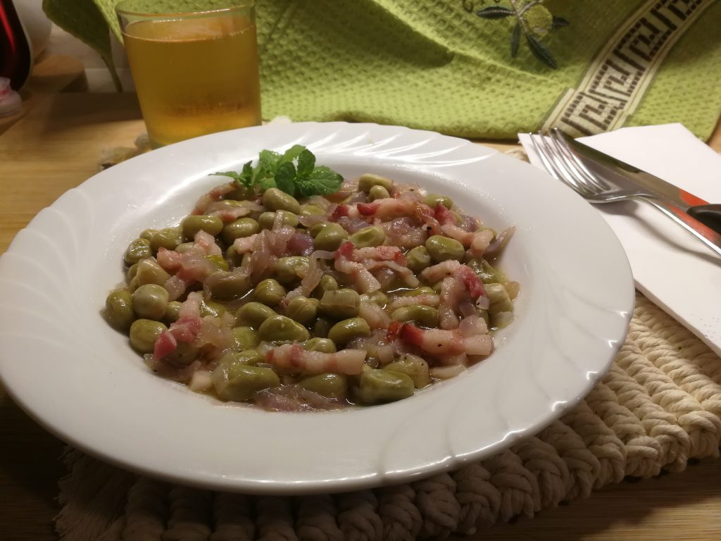 Fave in umido con pancetta