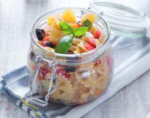 Ricette dolci e salate con le pesche: insalata di pasta.