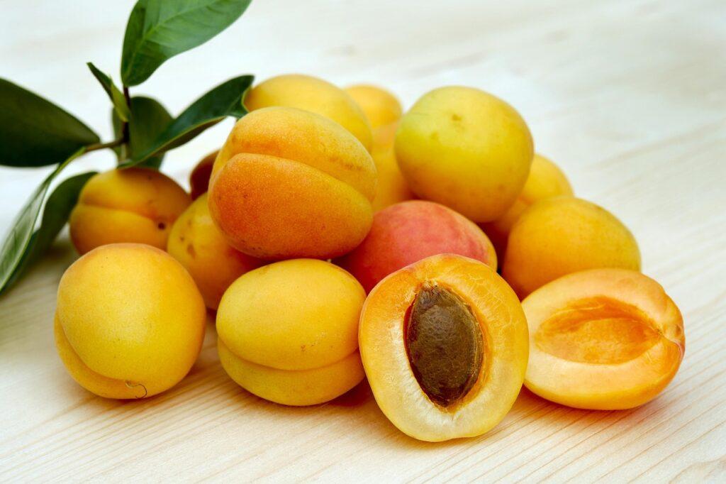 Albicocche. Foto di Couleur da Pixabay