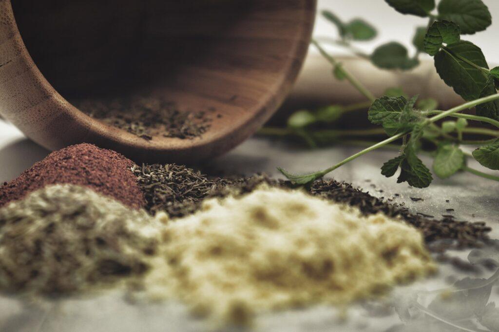 Le piante della Medicina popolare. Foto di Racheal Parkinson da Pixabay