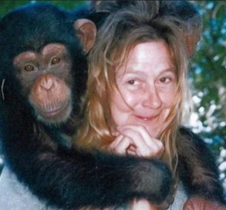 Travis è stato uno scimpanzè domestico, balzato agli onori della cronaca per aver aggredito e sfigurato Charla Nash, amica della sua proprietaria Sandra Herold.