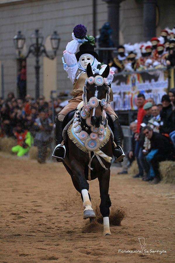 Sa Remada. Foto di Sa Sartiglia via Wikimedia Commons.