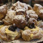 Zeppole di San Giuseppe via Wikimedia Commons.