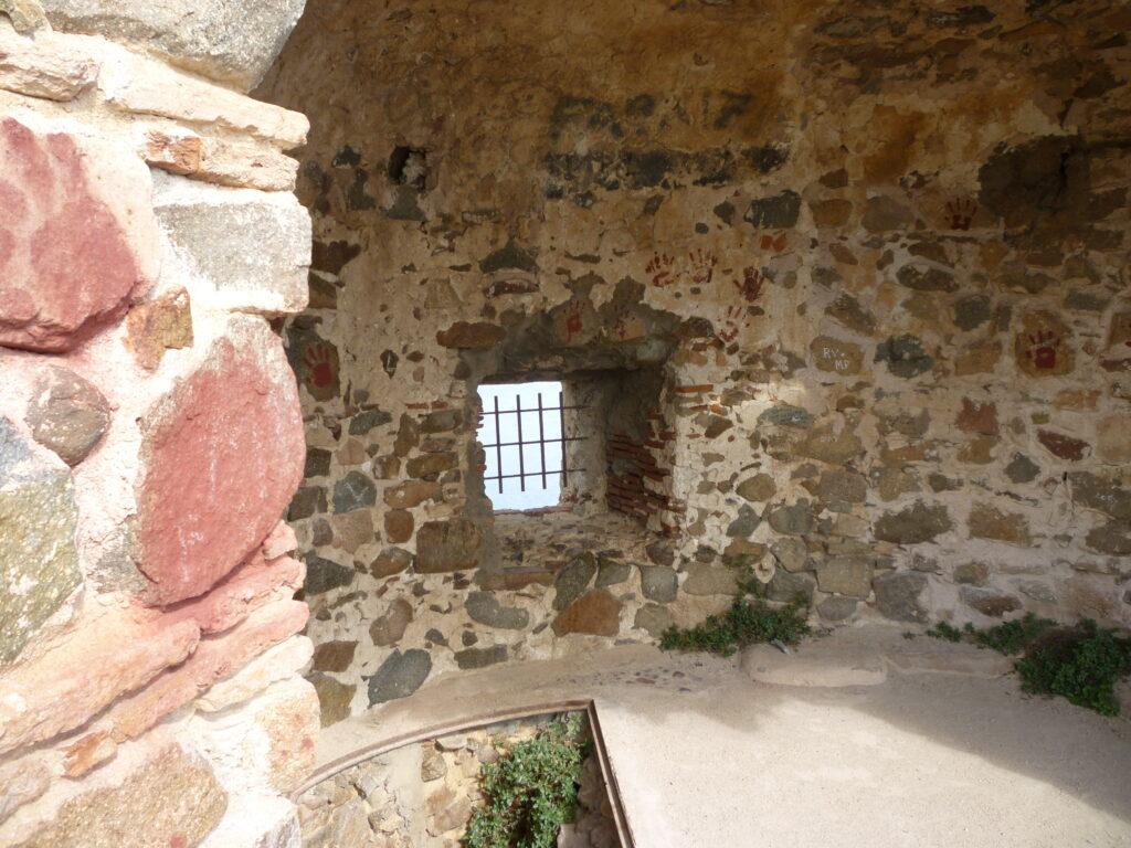 Torre di San Gemiliano, Tortolì-Arbatax: feritoia al primo piano.