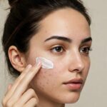 Skincare routine per acne: prodotti e consigli utili.
