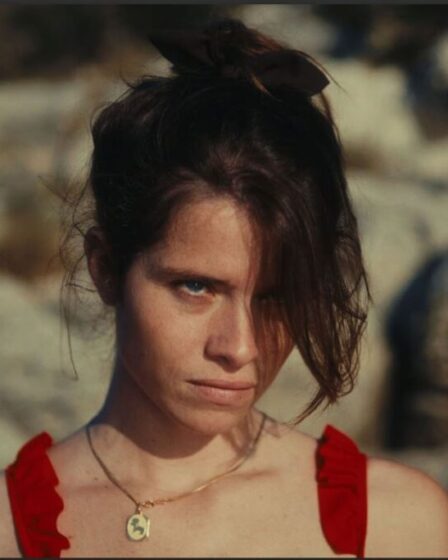 Frame tratto da AMARE ANCORA di Giuseppe Carrieri. Il cortometraggio protagonista di "Visioni Sarde" sarà proiettato anche a "Badesi Estate 2025".