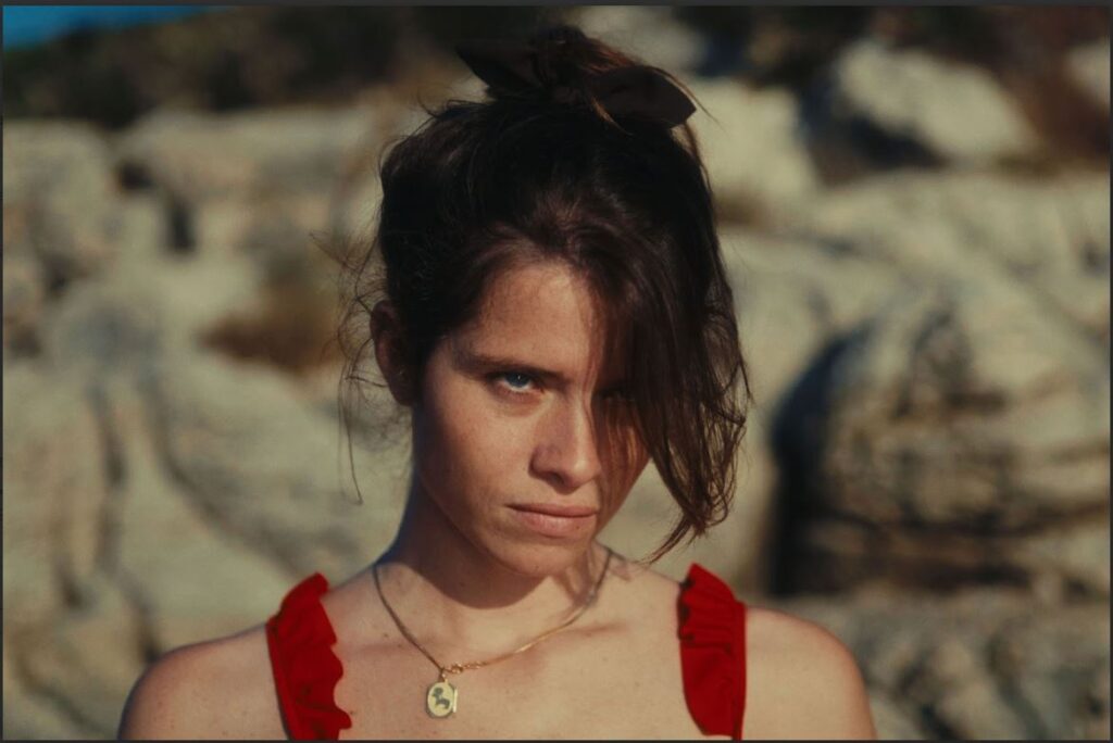 Frame tratto da AMARE ANCORA di Giuseppe Carrieri. Il cortometraggio protagonista di "Visioni Sarde" sarà proiettato anche a "Badesi Estate 2025".